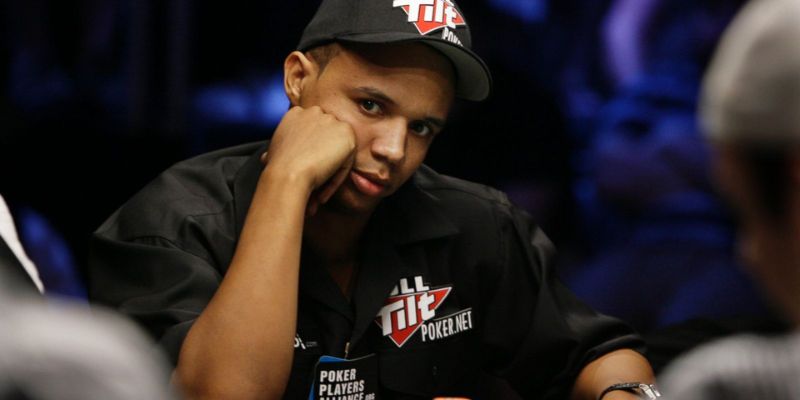 Phil Ivey với lợi nhuận 26.3 triệu đô la